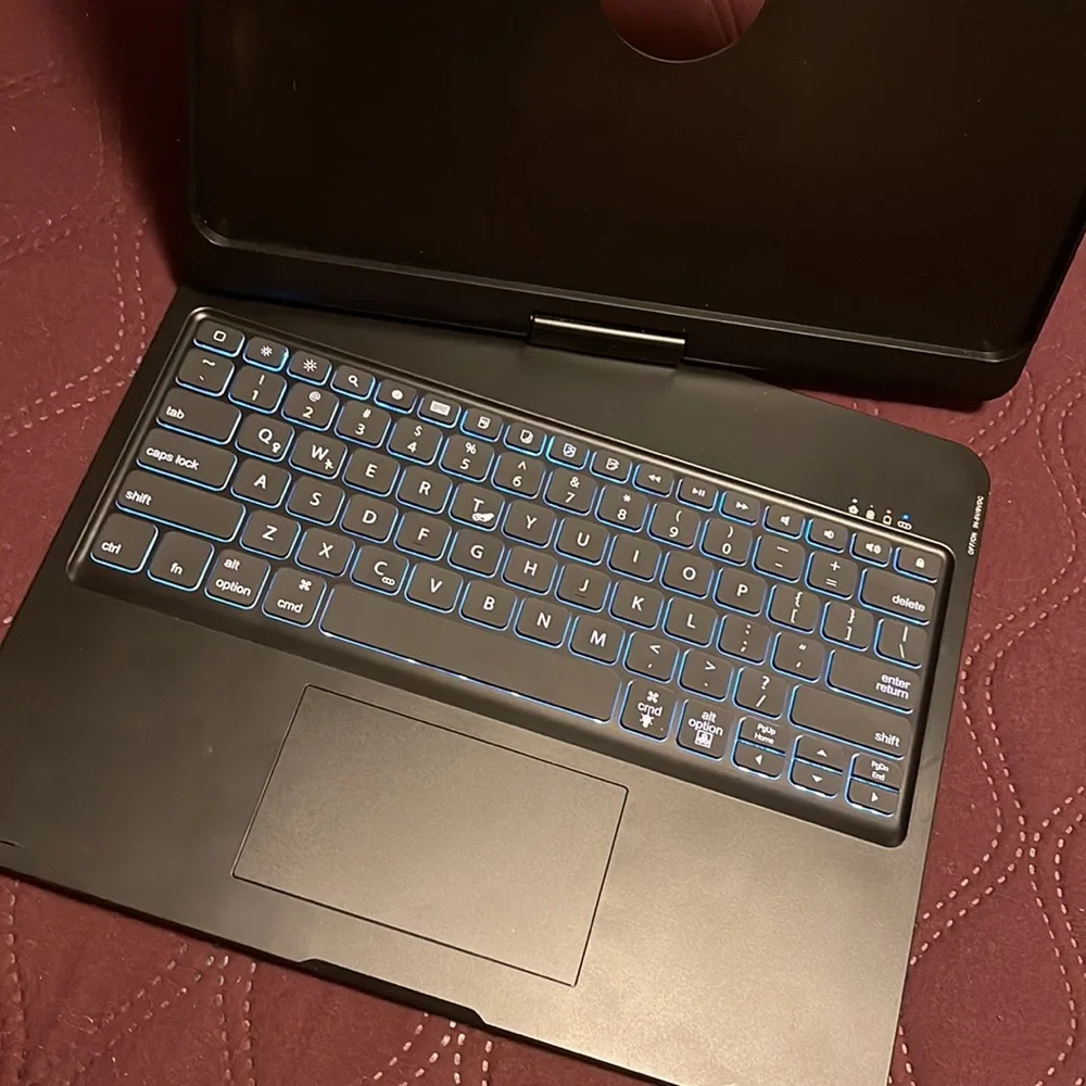 iPad Pro 12.9 inch keyboard case.